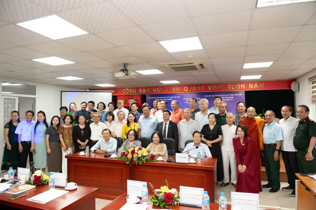Khai mạc Tọa đàm Khoa học “Chăm sóc sức khỏe cộng đồng vì một Việt Nam khỏe mạnh”
